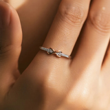 Filigraner Silberring "Infinity" mit Zirkonia-Kristallen