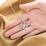 Elegante Silberhalskette mit Rosendesign und Zirkonia-Kristallen