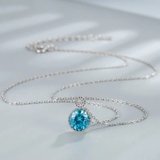 Silberhalskette mit Zirkonia-Kristallen