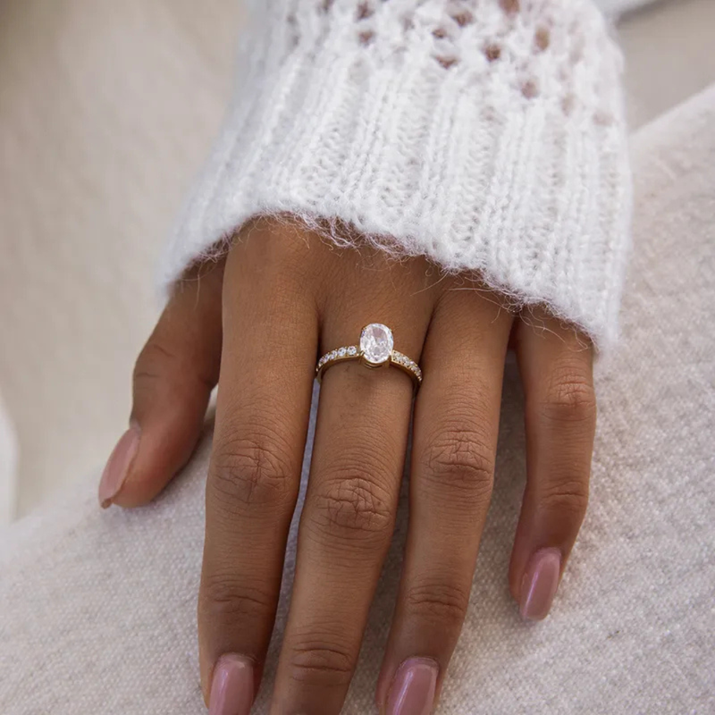 Edelstahlring mit Zirkonia-Kristallen