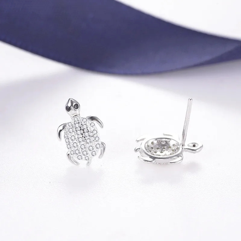 Silberohrstecker "Turtle" mit Zirkonia-Kristallen