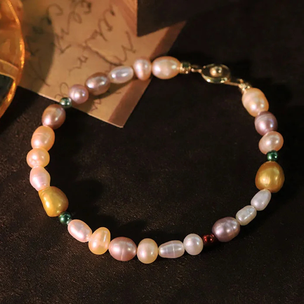 Armband mit natürlichen Perlen