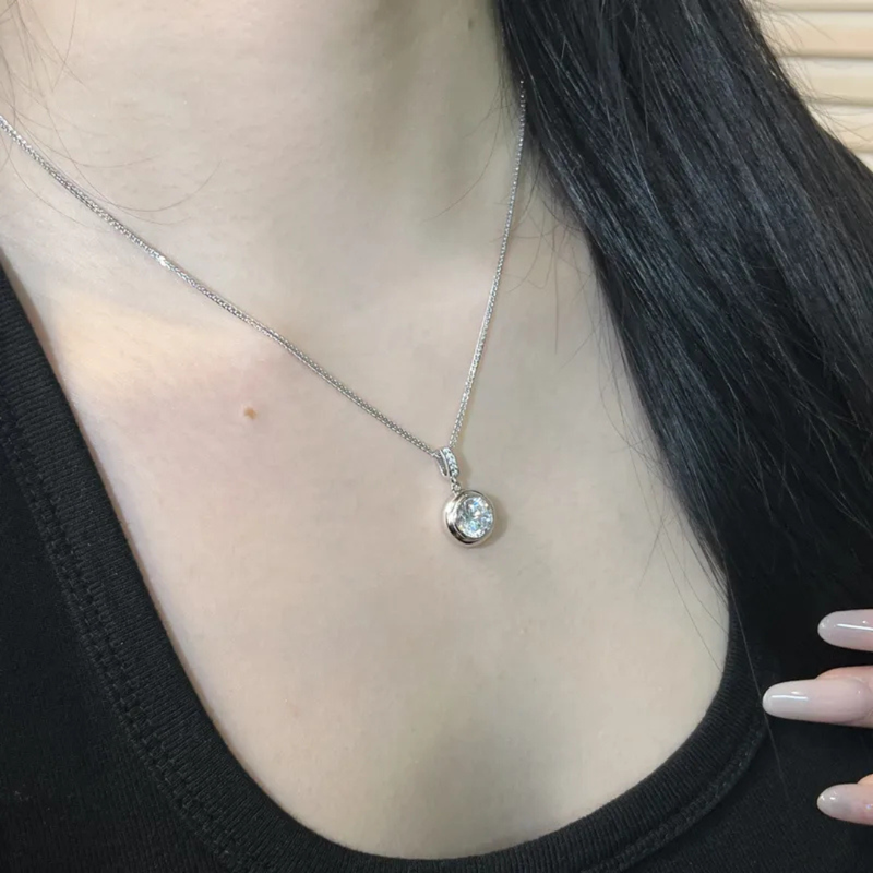 Silberhalskette mit Zirkonia-Kristallen - Diamond-Collection