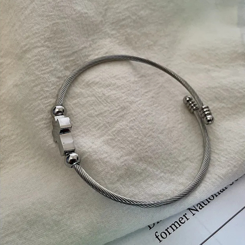 Titanstahlarmband mit Kreuzsymbol