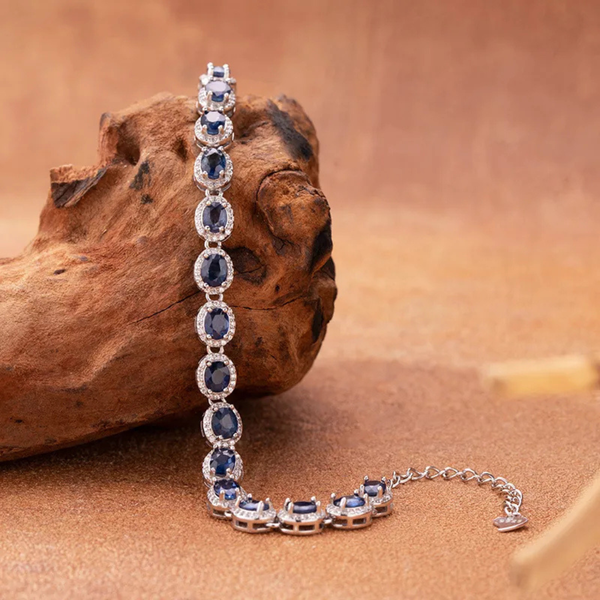 Luxuriöses Silberarmband mit Saphir-Inlays und Zirkonia-Kristallen