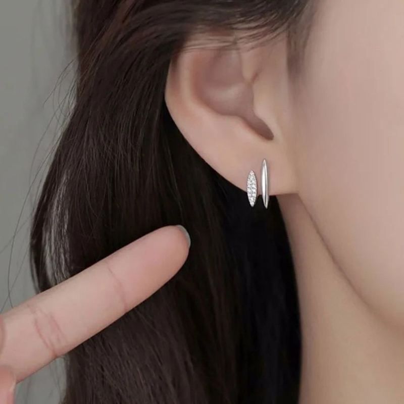 Doppellagige Silberohrstecker mit Zirkonia-Kristallen