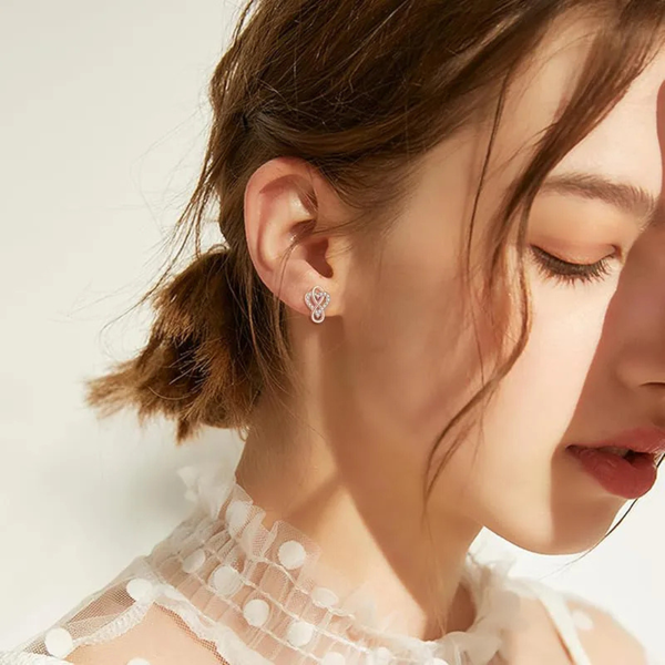 Silberohrstecker "Infinity" mit Zirkonia-Kristallen