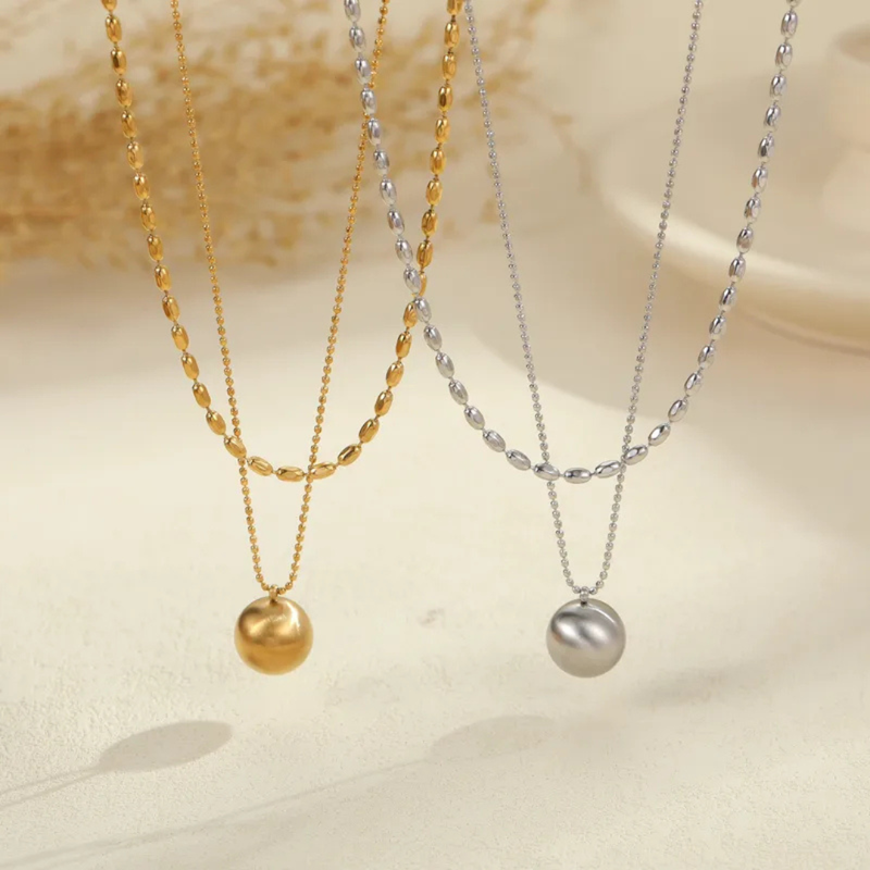 Doppellagige Halskette mit Anhänger