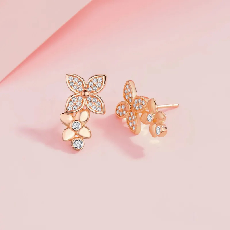 Silberohrringe "Flower" mit Zirkonia-Kristallen