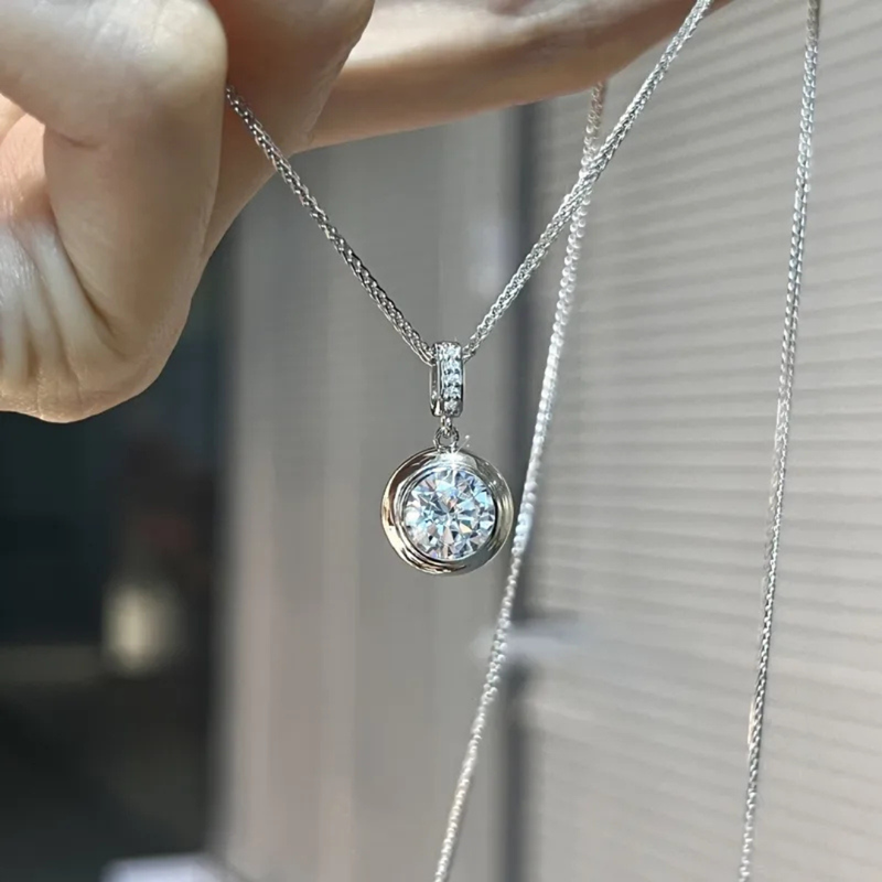 Silberhalskette mit Zirkonia-Kristallen - Diamond-Collection