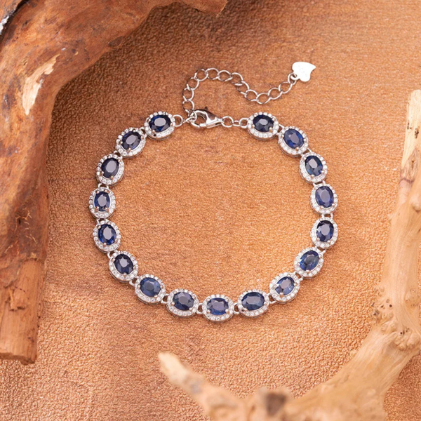 Luxuriöses Silberarmband mit Saphir-Inlays und Zirkonia-Kristallen